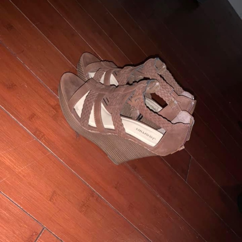 Brown wedges